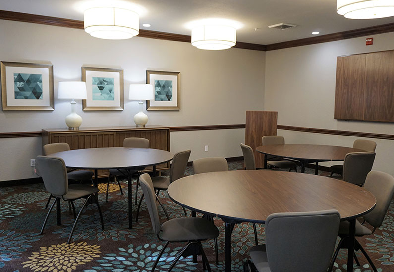 Staybridge Suites Columbia Hotel, Missouri Breakfast Area 