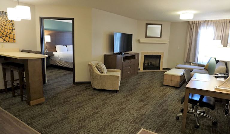 Staybridge Suites Columbia Hotel, Missouri 1 Bedroom Suite, 1 King Bed Non-smoking